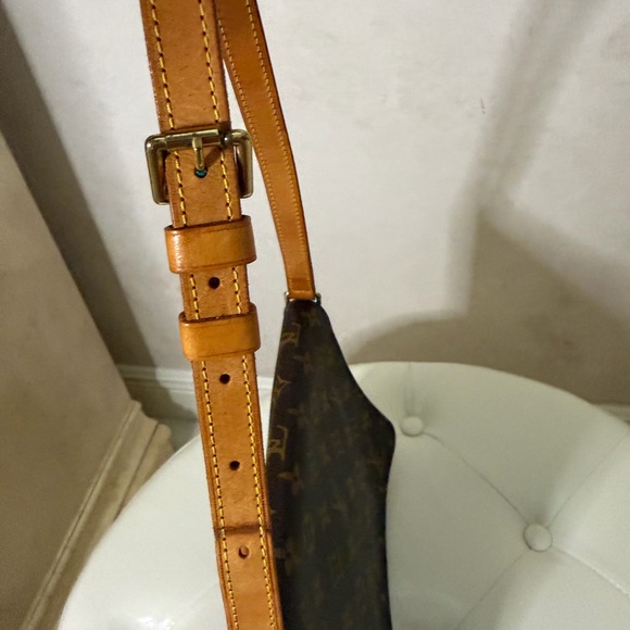 Louis Vuitton Brown and Tan Monogram Shoulder Bag - Picture 5 of 11